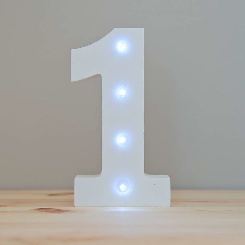 Numero en madera blanca con luz led 16 cm